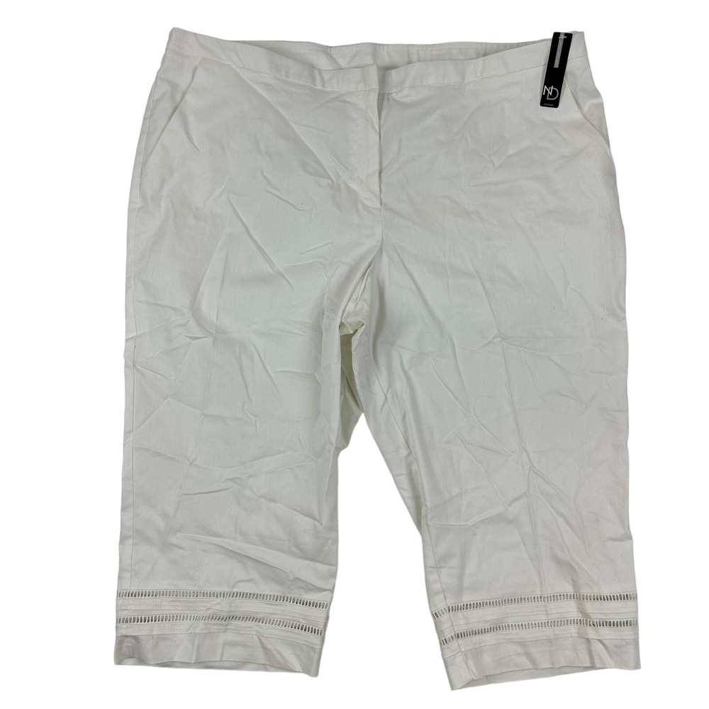 NWT New Directions Woman White Capri Pants Eyelit Bottom Size 22W Stretch